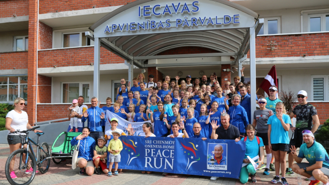 Kopbilde miera skrējiens