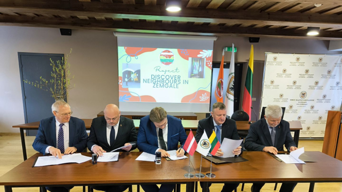 Līguma parakstīšana