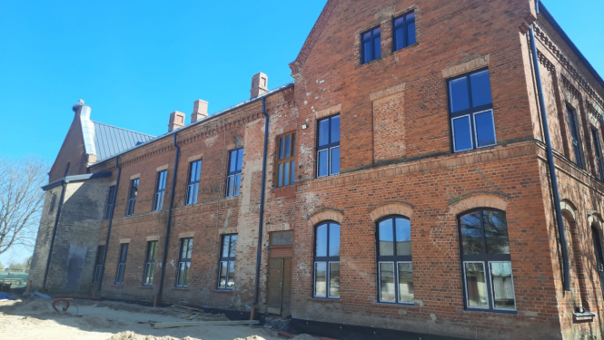 Jauni logi Baldones ielā 65