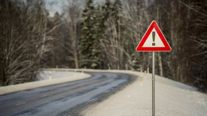 apgrūtināti braukšanas apstākļi