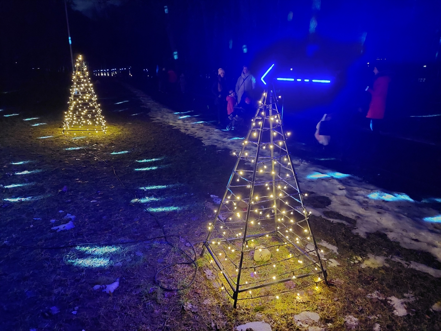 Multimediālā pastaigu taka ''aiz ziemas pastkartes malām''