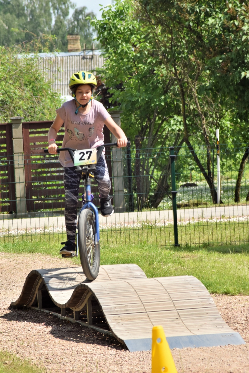 Velo braukšanas sacensības projektā „droša vide skolēniem un skolotājiem – kvalitatīvas izglītības pamats'' (7)