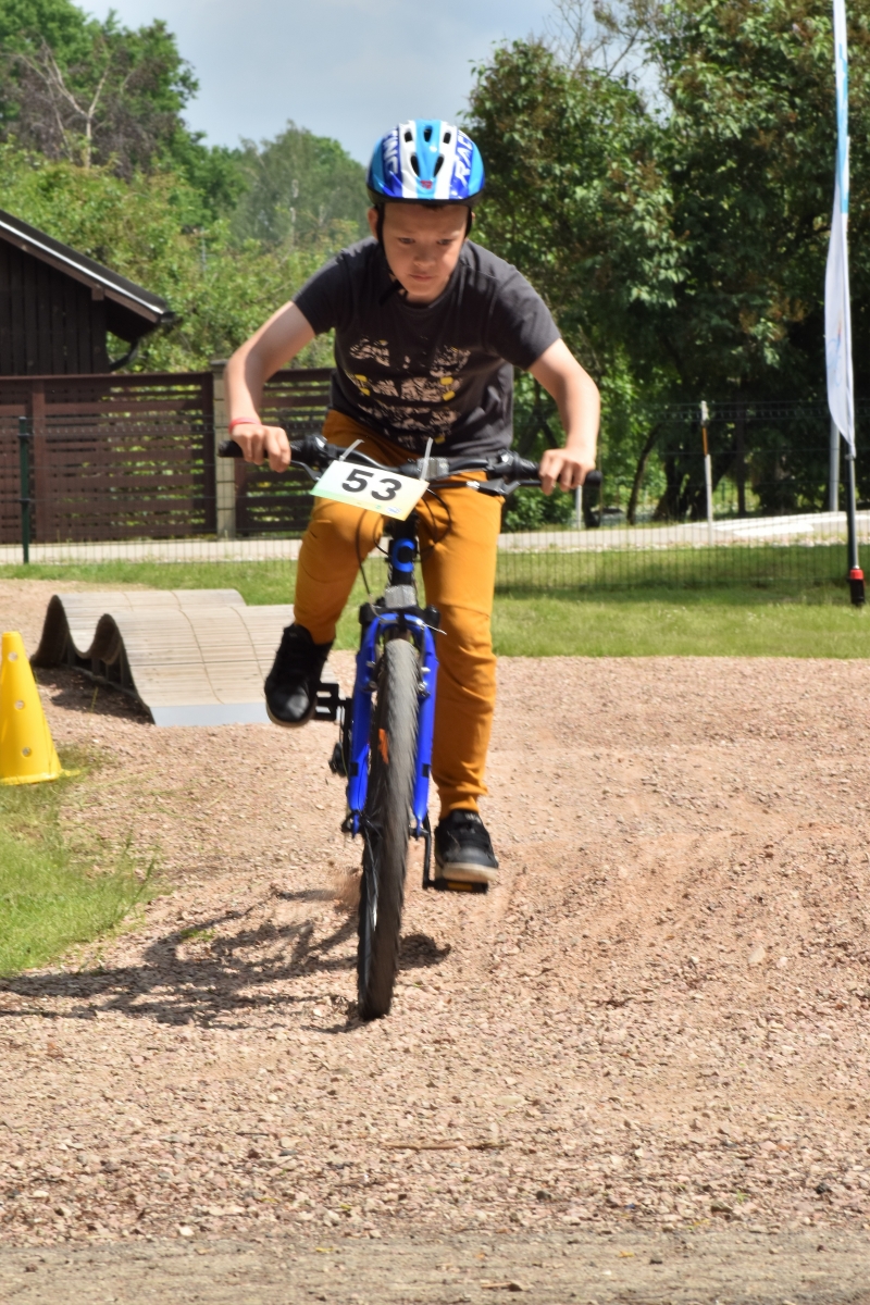 Velo braukšanas sacensības projektā „droša vide skolēniem un skolotājiem – kvalitatīvas izglītības pamats'' (8)