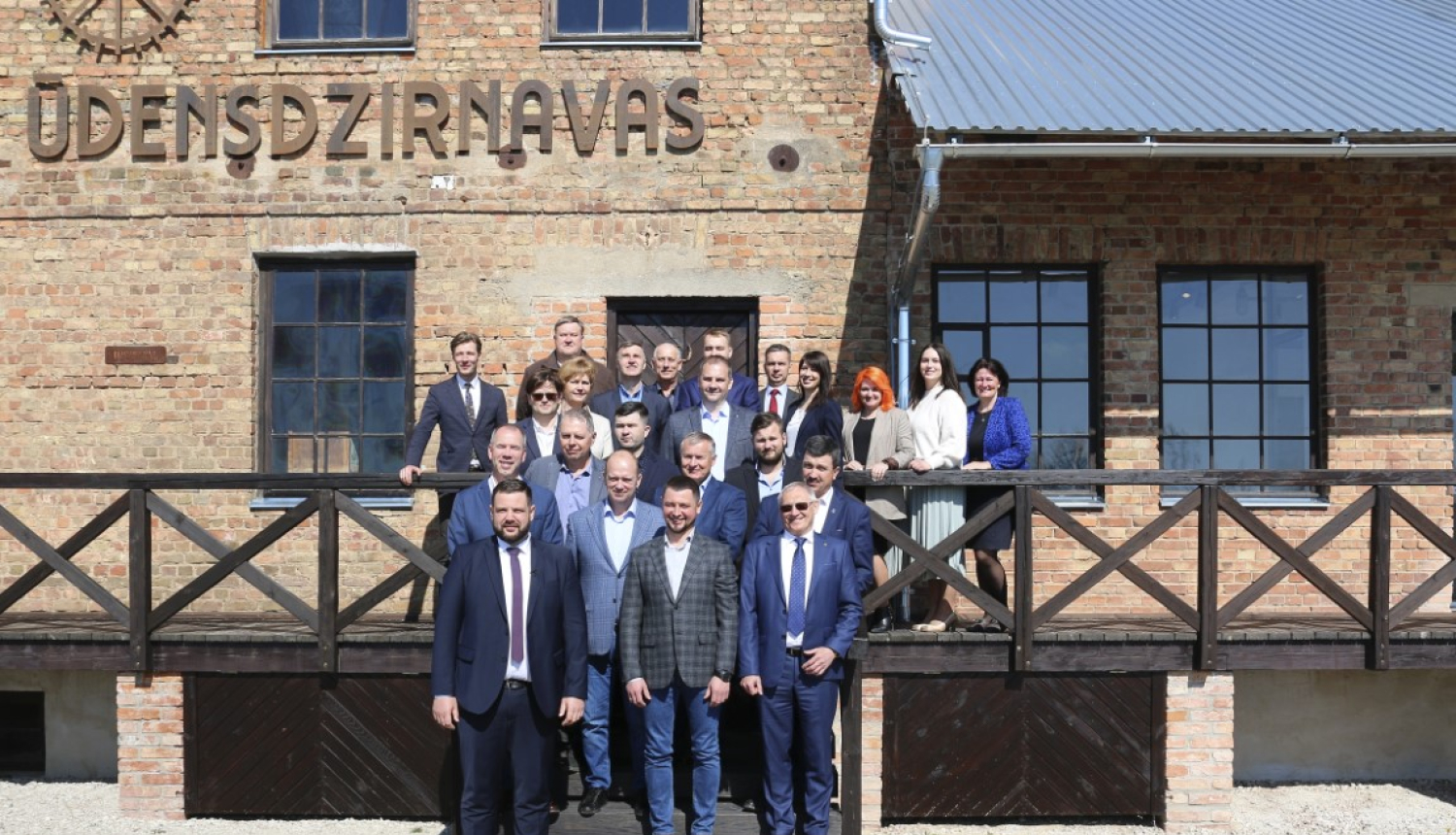 Pie viena sarunu galda ar uzņēmējiem ekonomikas ministrs un domes vadība