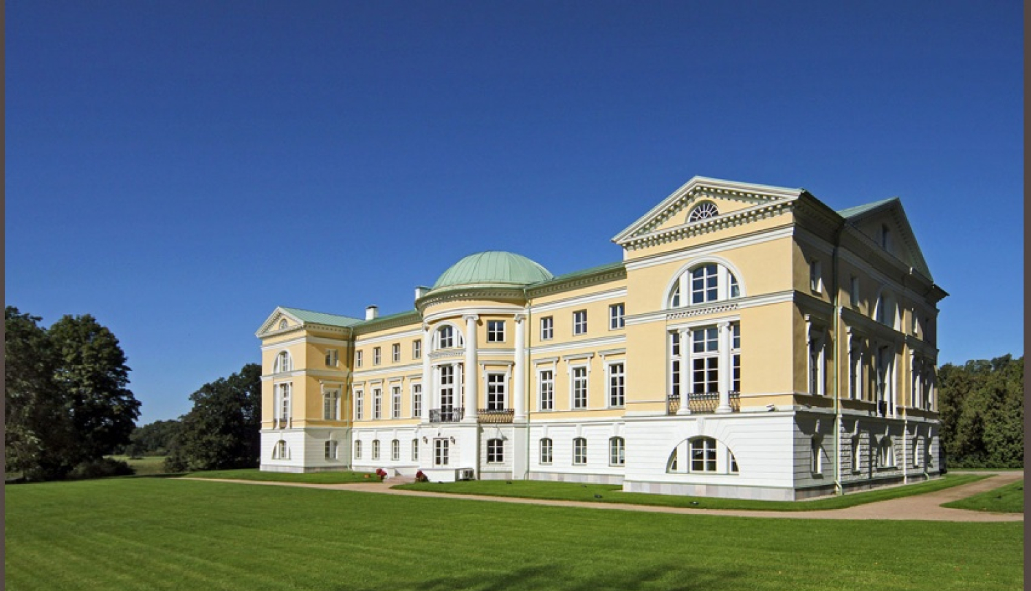 Pašvaldība rosinās Mežotnes pils ansambli saglabāt valsts īpašumā