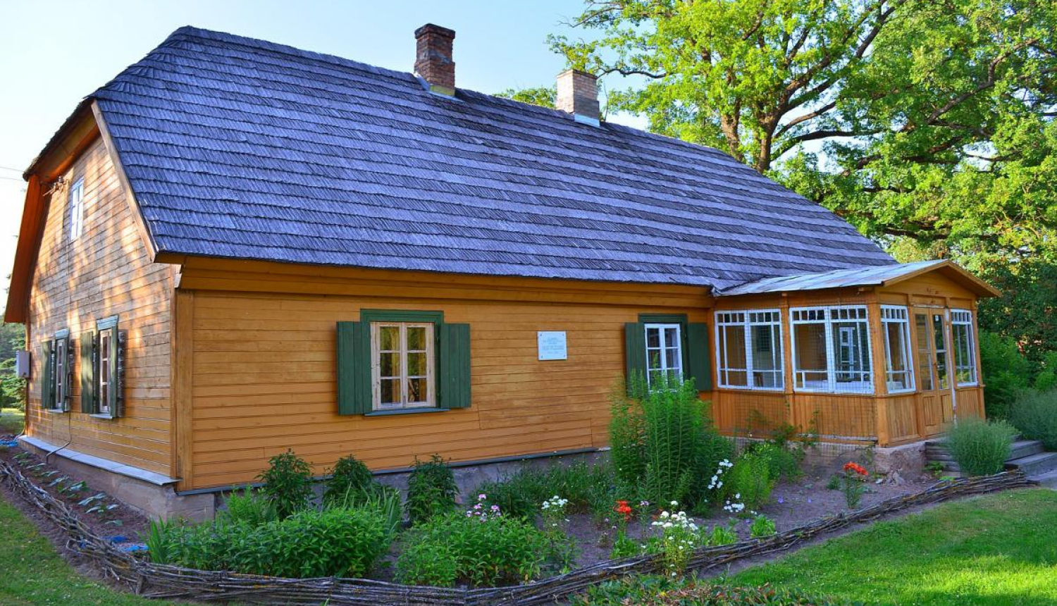 Piešķir papildu finansējumu investīciju projekta «Viļa Plūdoņa muzeja dzīvojamās mājas restaurācija» īstenošanai