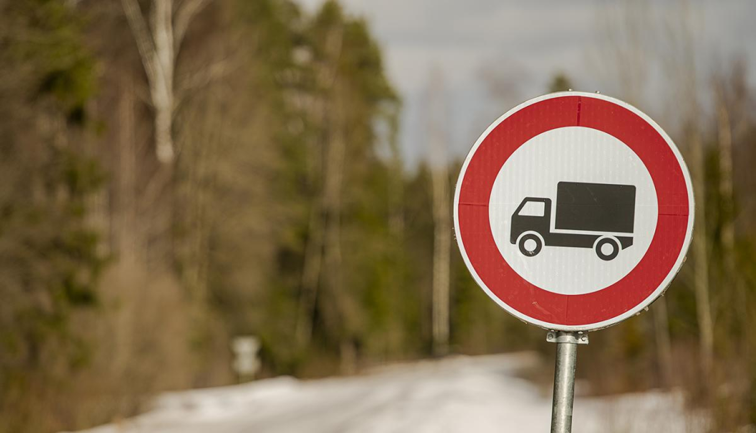 Šķīdoņa dēļ transporta masas ierobežojumi ieviesti 623 grants ceļu posmos