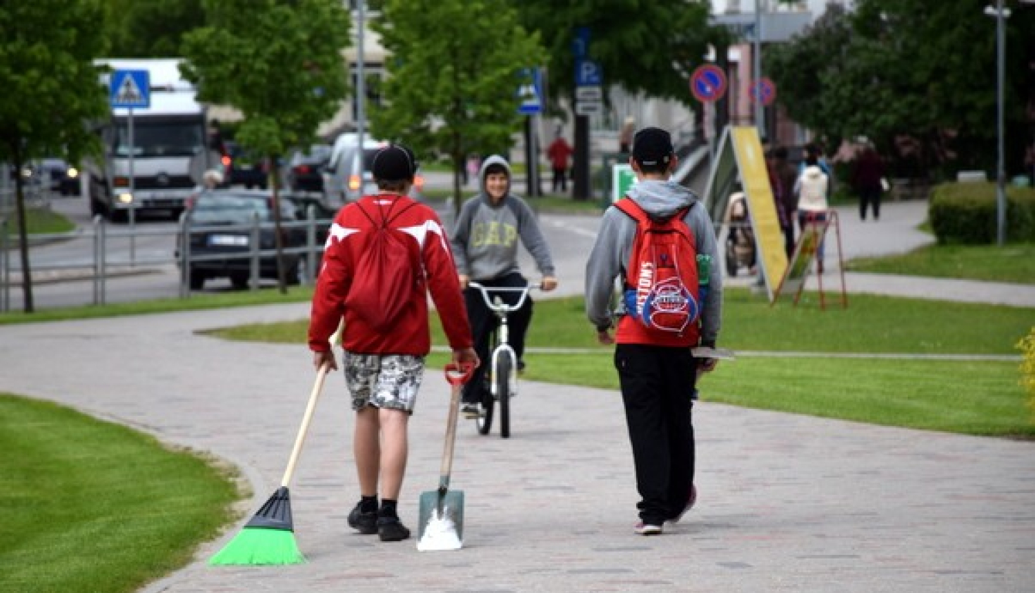 Svarīga informācija par darbu vasaras brīvlaikā skolēniem un viņu vecākiem