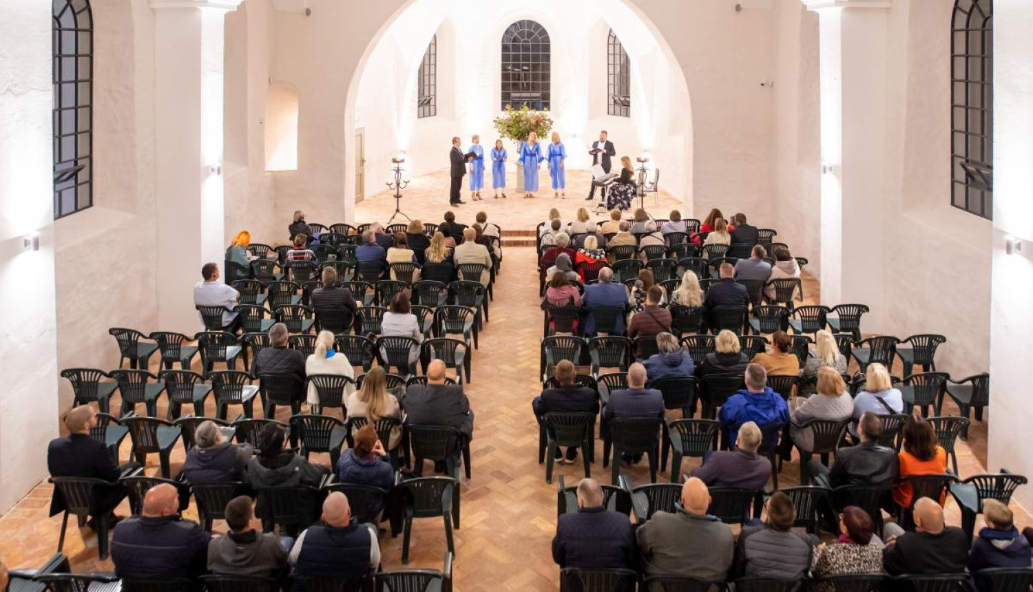 Svinīgā pasākumā durvis apmeklētājiem ver vaļā Kultūrtelpa «Mežotnes baznīca»