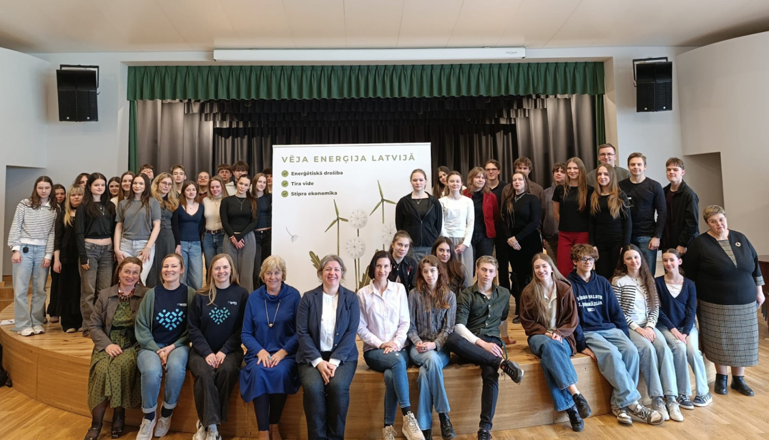 Reģionālais debašu turnīrs pulcēja 42 dalībniekus