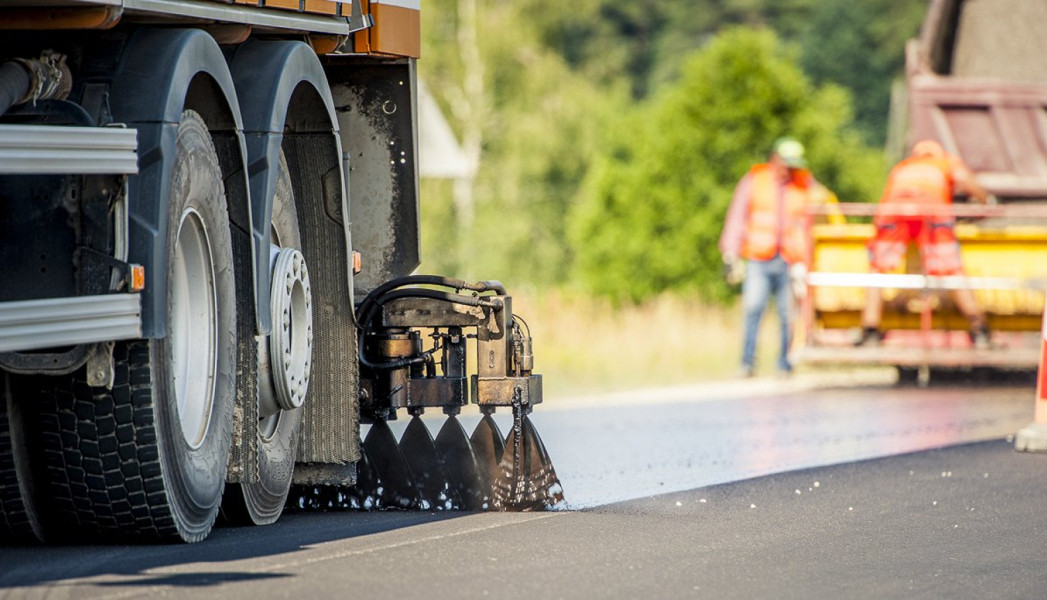 Uz Bauskas šosejas Iecavā pabeigta seguma atjaunošana