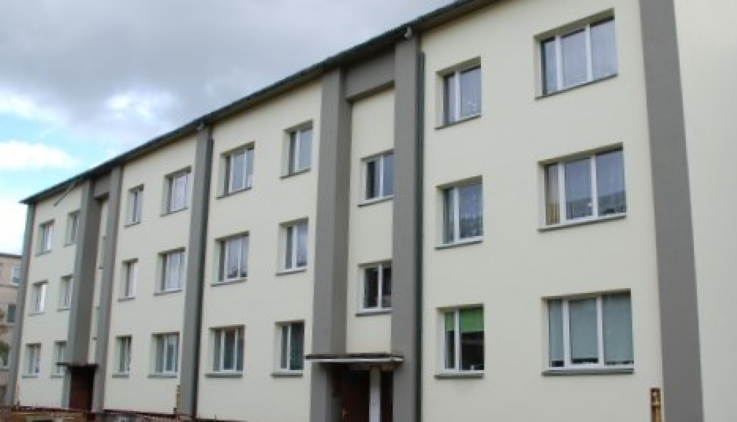 Daudzdzīvokļu māja