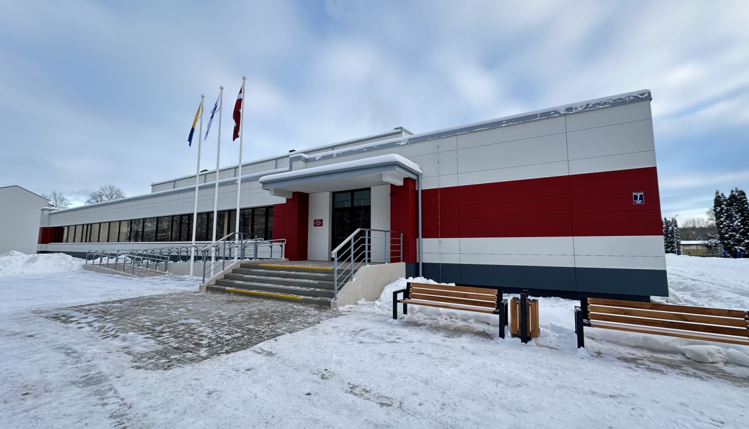 Renovēta sporta skola Dartija