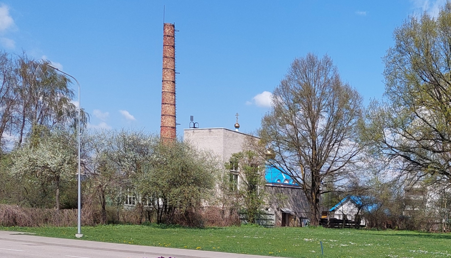 Pavasarīgs skats uz katlu māju