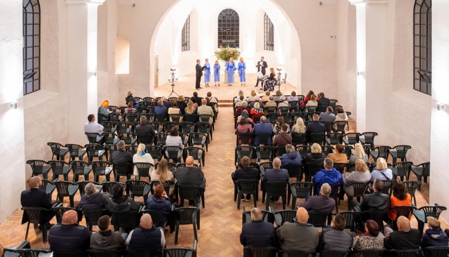 Svinīgā pasākumā durvis apmeklētājiem ver vaļā Kultūrtelpa «Mežotnes baznīca»