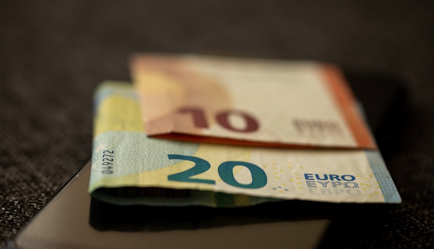 eiro banknotes